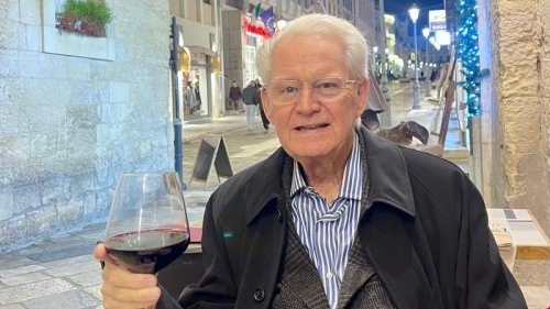 He had a successful career in America. Now 80, he’s ‘living out of a suitcase’ in Italy